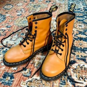 Dr Martens 1460 Leather Pumpkin Orange size 6 Boots
